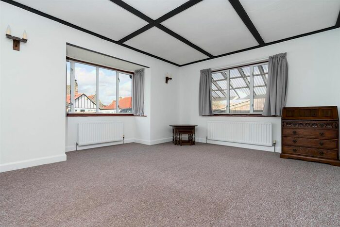 3 Bedroom Detached Bungalow To Rent In Bagley Close, West Drayton, UB7