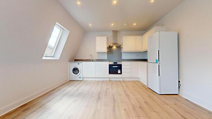 3 Bedroom House To Rent In Temple Road, Croydon, CR0