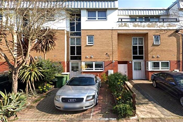 4 Bedroom House To Rent In Elderberry Way, E6