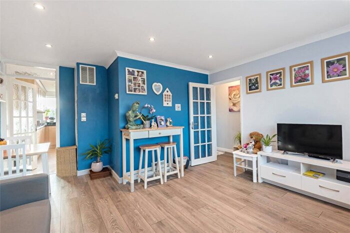 1 Bedroom Maisonette To Rent In Medina Close, Wokingham, Berkshire, RG41