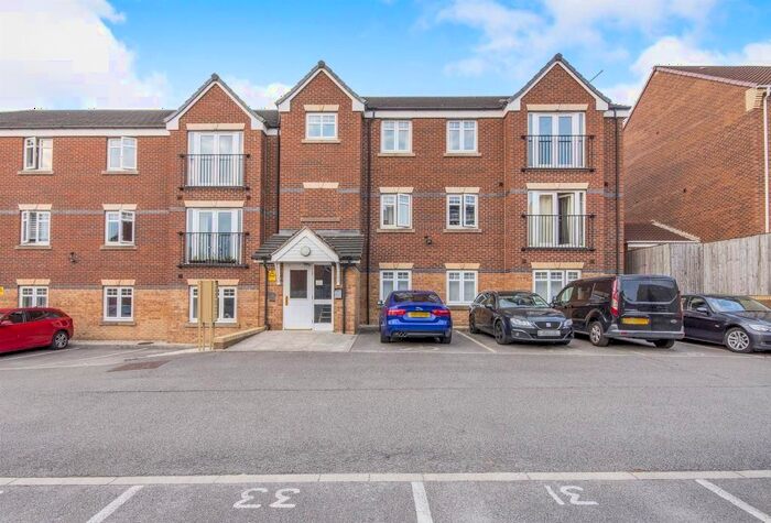 2 Bedroom Flat To Rent In Bellflower Close, Whitwood, Castleford, WF10