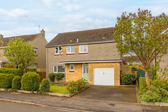 4 Bedroom Detached House For Sale In Muir Wood Road, Currie, EH14