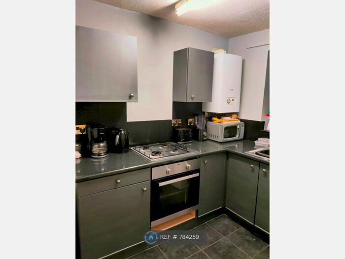 1 Bedroom Flat To Rent In The Groves, Claughton CH43