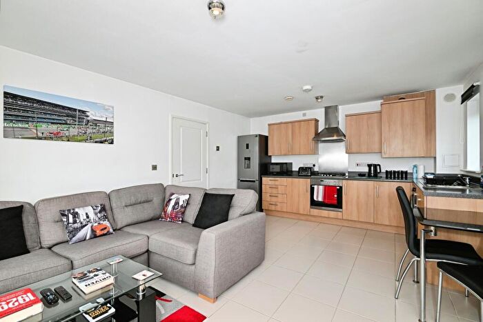 1 Bedroom Flat For Sale In Lyon Court, High Street, Rochester, Kent, ME1
