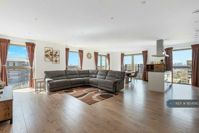 3 Bedroom Flat To Rent In Tiller House, London, E6