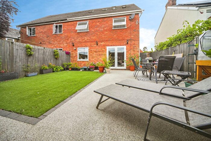 4 Bedroom Semi Detached House For Sale In Derby Road, Ipswich, IP3