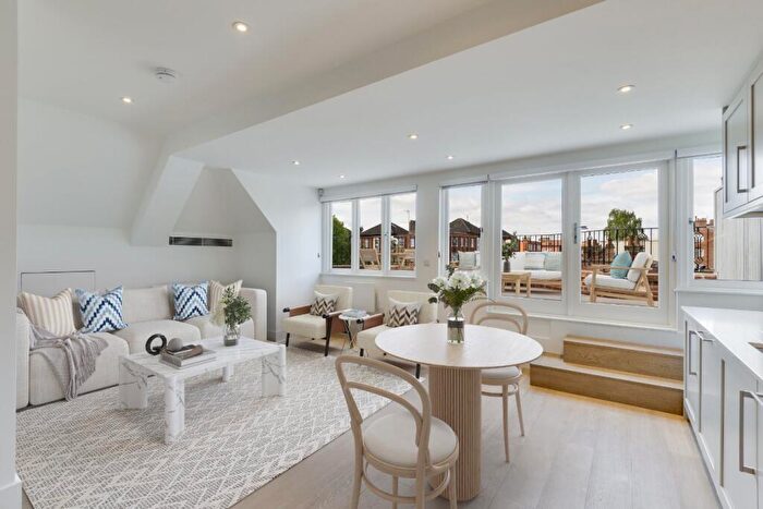 3 Bedroom Apartment To Rent In Avenue Road, St Johns Wood, NW8