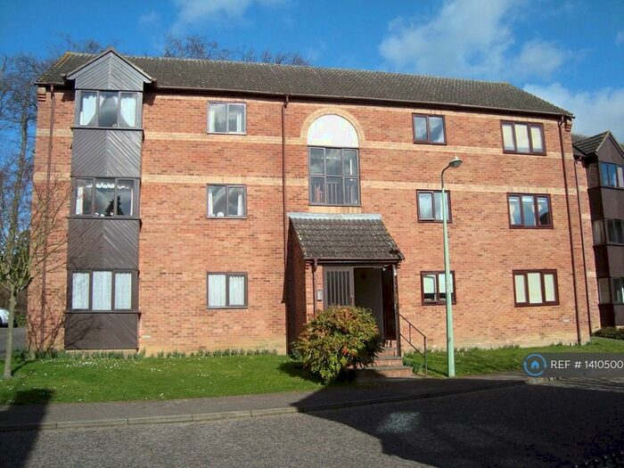 2 Bedroom Flat To Rent In Bullen Close, Bury St Edmunds, IP33