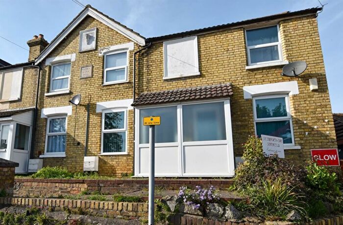 1 Bedroom Flat For Sale In New Road, Ditton, Aylesford, ME20