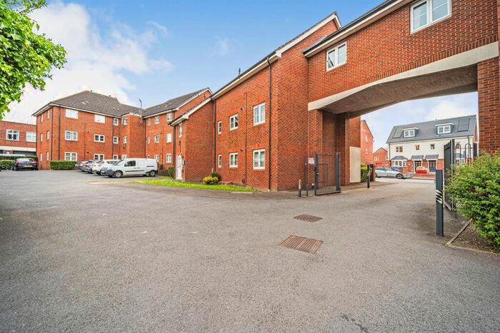 2 Bedroom Flat For Sale In Kellner Gardens, Oldbury, B69