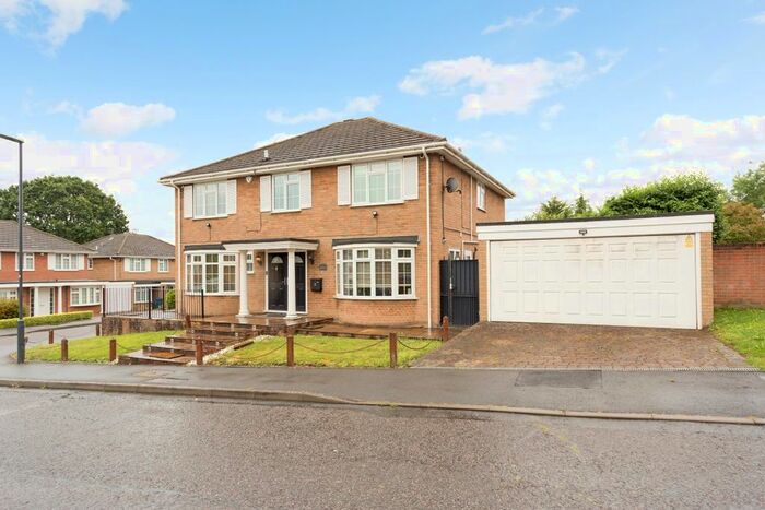 5 Bedroom Detached House To Rent In Leavesden Road, Stanmore, HA7