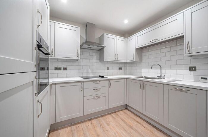 2 Bedroom Flat To Rent In Woodland Place, Cedars Village, Chorleywood, Rickmansworth, Hertfordshire, WD3