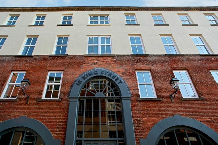 2 Bedroom Flat To Rent In King Street, Wakefield, WF1