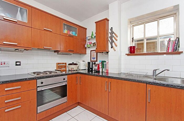 1 Bedroom Flat To Rent In Chartfield Avenue, Putney, SW15