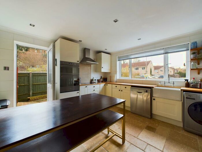 3 Bedroom End Of Terrace House For Sale In Chiltern View, Purley On Thames, RG8