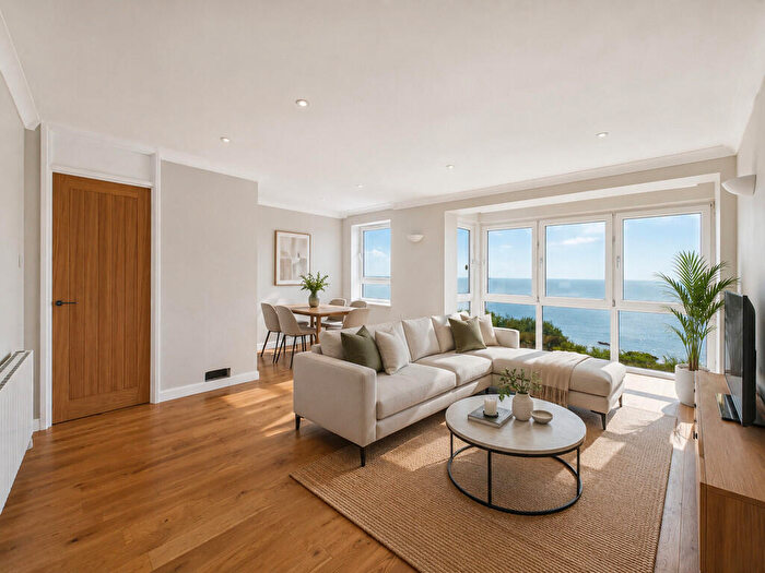 2 Bedroom Apartment For Sale In Wolsey Court, Felixstowe, IP11