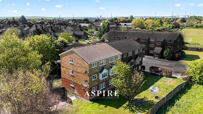 1 Bedroom Flat For Sale In Leston Close, Rainham, RM13