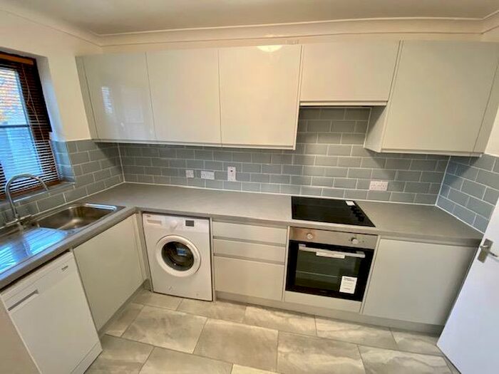1 Bedroom House To Rent In Simpson Close, Maidenhead, SL6
