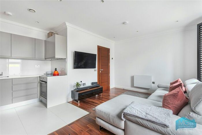 2 Bedroom Flat To Rent In Mercers Road, Holloway, London, N19