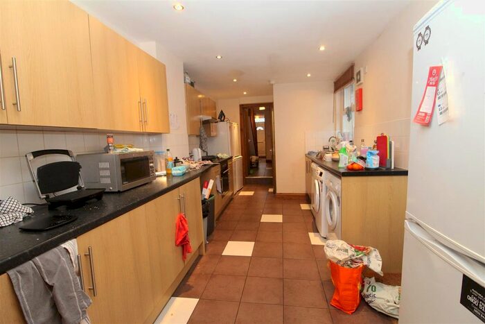 7 Bedroom Property To Rent In May Street, Cardiff, CF24