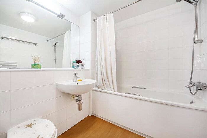 1 Bedroom Flat For Sale In Harrow Road, College Park, London, NW10