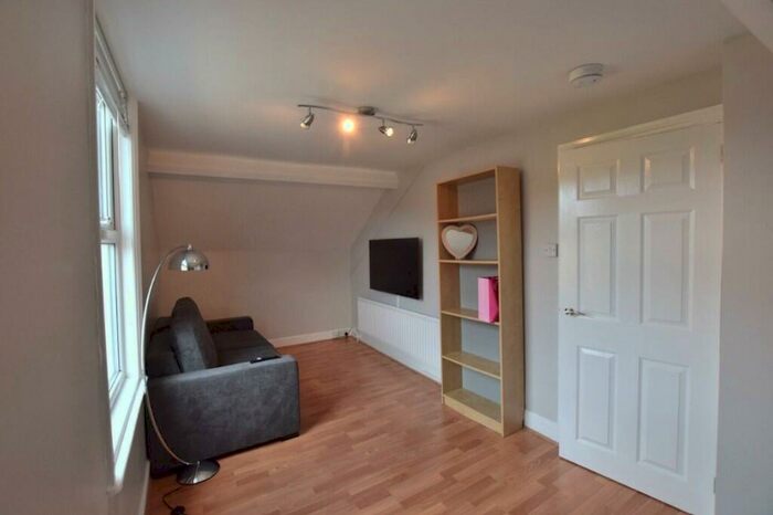 1 Bedroom Apartment To Rent In Sandringham Road, Newcastle Upon Tyne, NE3