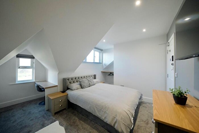 1 Bedroom House Of Multiple Occupation To Rent In Northern Parade, Portsmouth, Hampshire, PO2