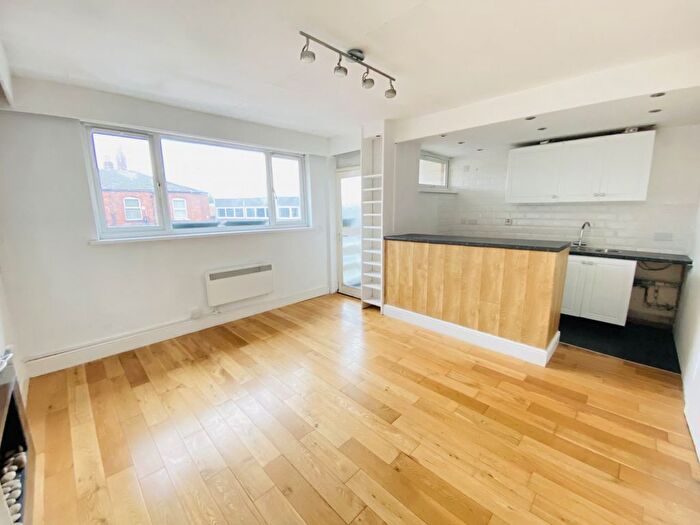 2 Bedroom Flat To Rent In Flat The Hollins, Marple, Stockport, SK6