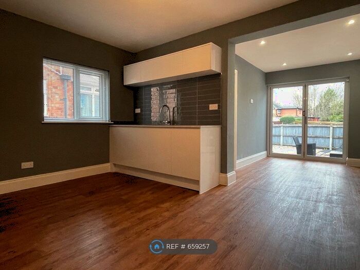 3 Bedroom Semi-Detached House To Rent In Wagon Lane, Solihull, B92