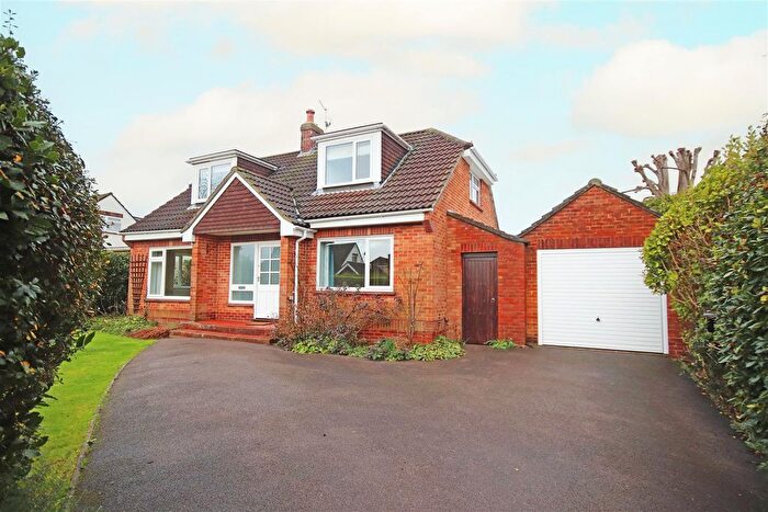 4 Bedroom Detached House To Rent In De Mowbray Way, Lymington, SO41