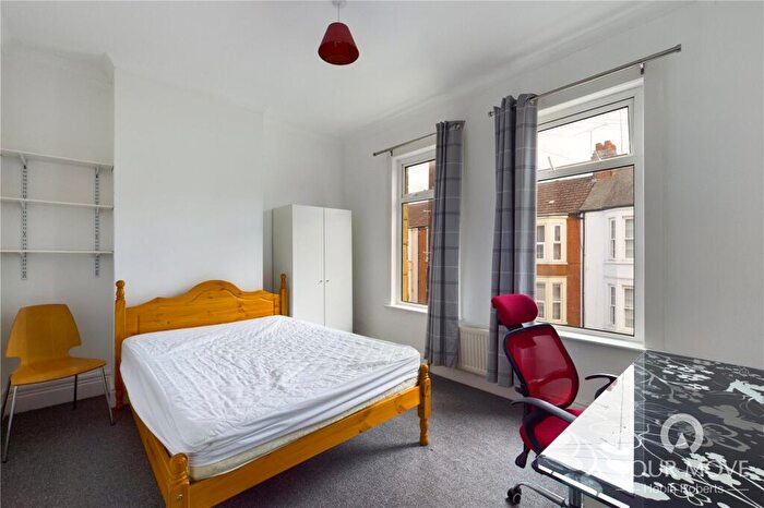 4 Bedroom House To Rent In Southampton Road, Northampton, NN4