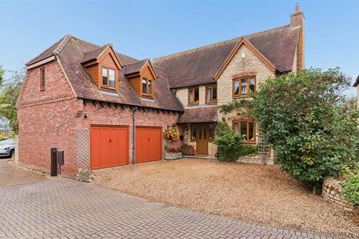 4 Bedroom Detached House For Sale In Hollow Brook, Stoke Goldington, Newport Pagnell, MK16