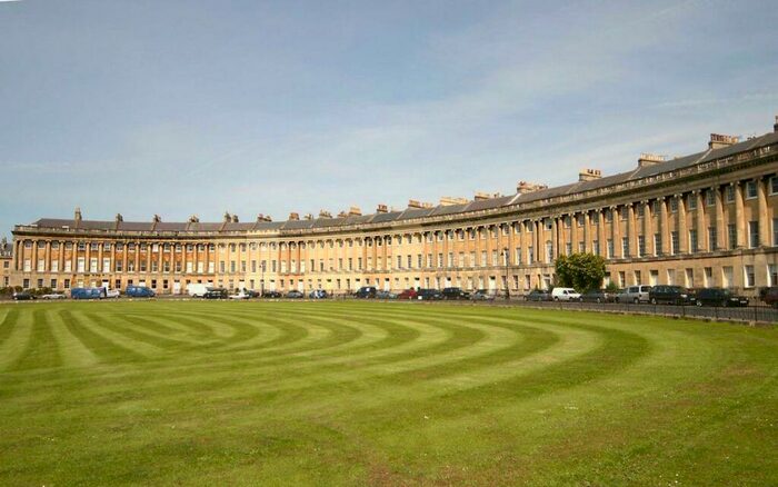 2 Bedroom Flat To Rent In Royal Crescent, Bath, BA1