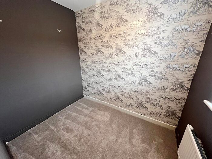 3 Bedroom End Of Terrace House For Sale In Flying Bedstead Way, Hucknall, Nottingham, NG15