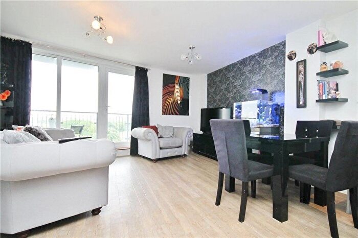 2 Bedroom Flat To Rent In Whitestone Way, Croydon, CR0