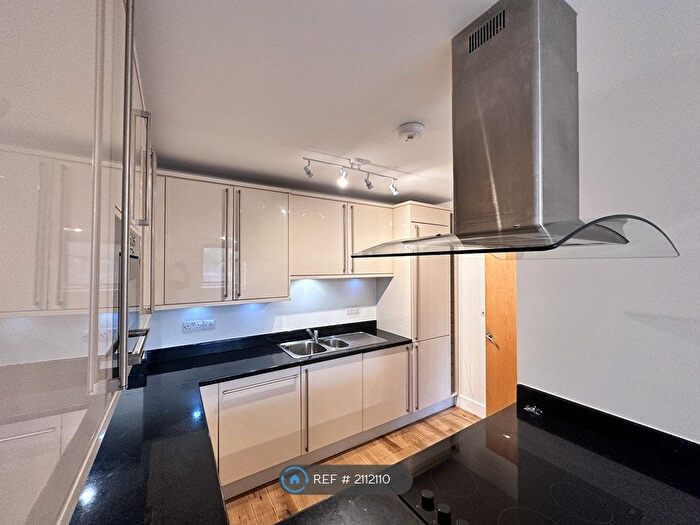 1 Bedroom Flat To Rent In Meridian Court, London, SE15
