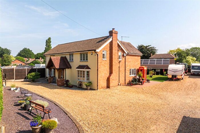 4 Bedroom Detached House For Sale In Wood Lane, Willington, Bedfordshire, MK44