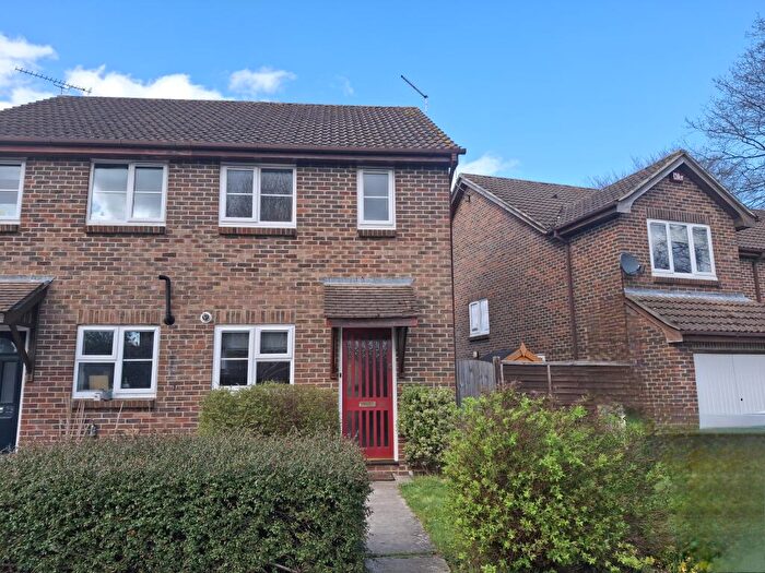 2 Bedroom House To Rent In Woodrow, Denmead, PO7