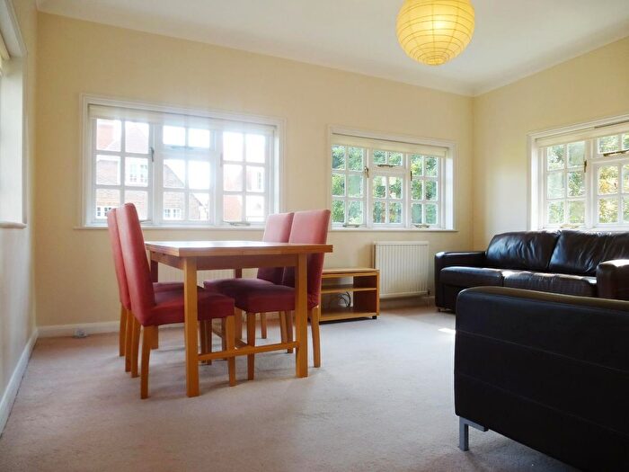 1 Bedroom Flat To Rent In Woodstock Road, Bedford Park, Chiswick, W4