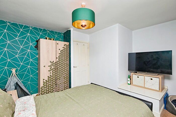 2 Bedroom End Of Terrace House For Sale In Stornoway Close, Derby, Derbyshire, DE24