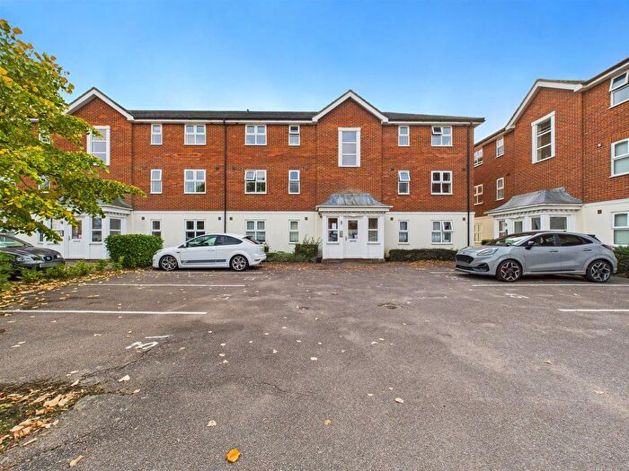 1 Bedroom Flat For Sale In Whinchat, Watermead, Aylesbury, HP19