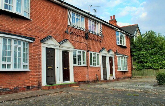 2 Bedroom Flat To Rent In Wollaton Road, Wollaton, Nottingham, NG8