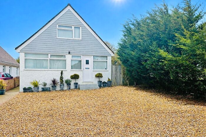 3 Bedroom Detached House For Sale In West End Way, Lancing, BN15