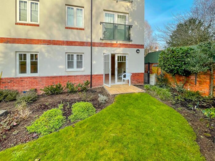 1 Bedroom Apartment For Sale In Wolsey Court, Leicester, LE2