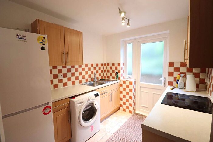 1 Bedroom Flat To Rent In Carrington Road, High Wycombe, HP12