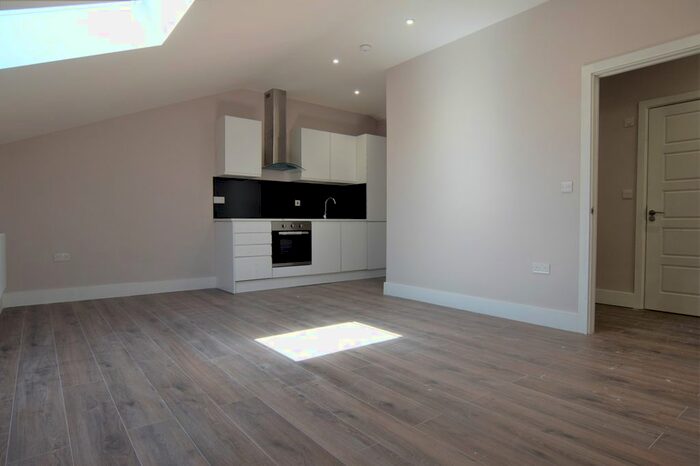 2 Bedroom Flat To Rent In Quilters Way, Stoke Mandeville, Aylesbury, HP22