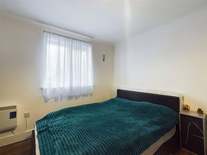1 Bedroom Flat For Sale In London Road, Romford, RM7