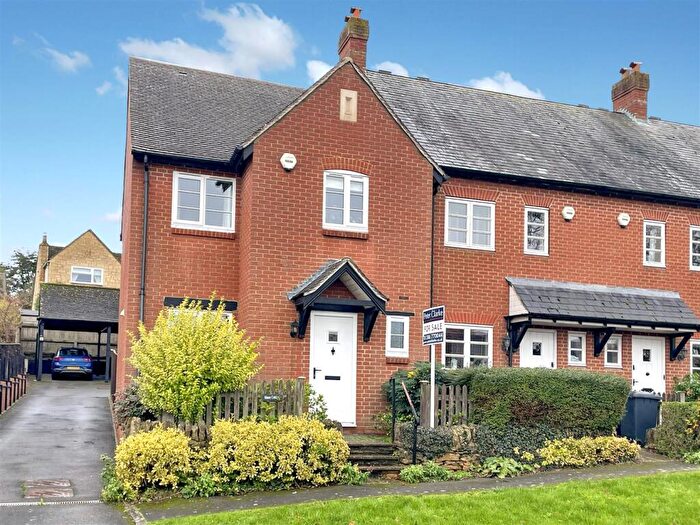 3 Bedroom End Of Terrace House For Sale In The Green, Stretton On Fosse, GL56