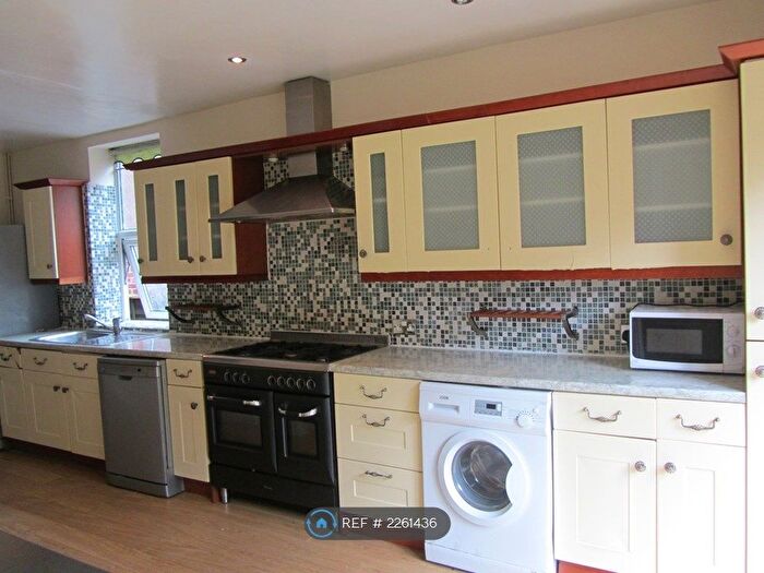 5 Bedroom Semi-Detached House To Rent In Mauldeth Road, Manchester, M20