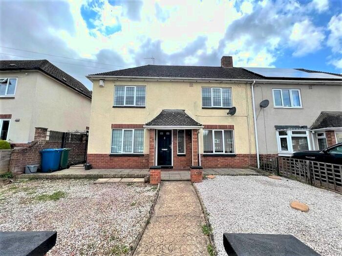 3 Bedroom Semi-detached House To Rent In Banbury, Oxfordshire, OX16